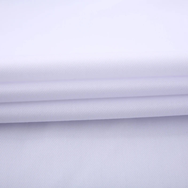 Camisa masculina clássica com punho francês e botão oculto