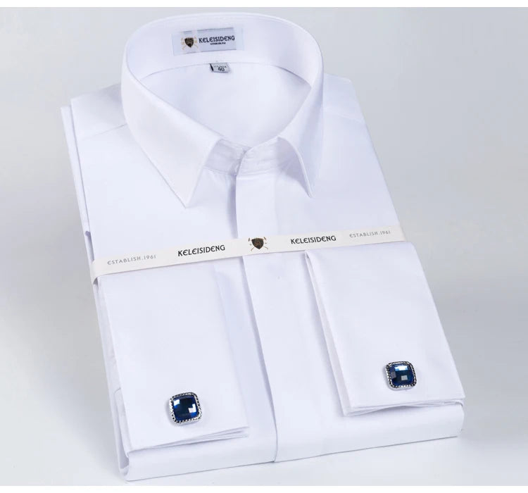 Camisa masculina clássica com punho francês e botão oculto